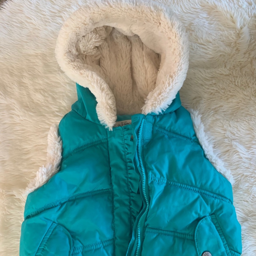 Teal and cream puffer vest. Size 3t